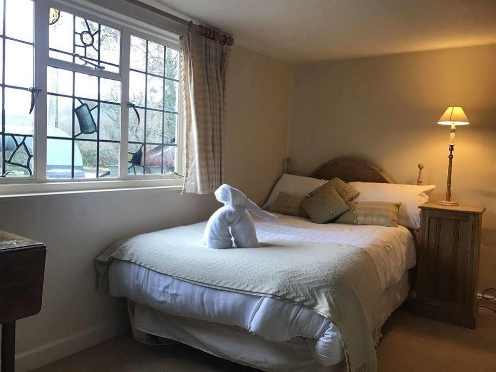 The Nobody Inn Christow Exterior photo